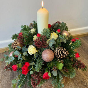 Christmas decoration, fresh flowers delivered 